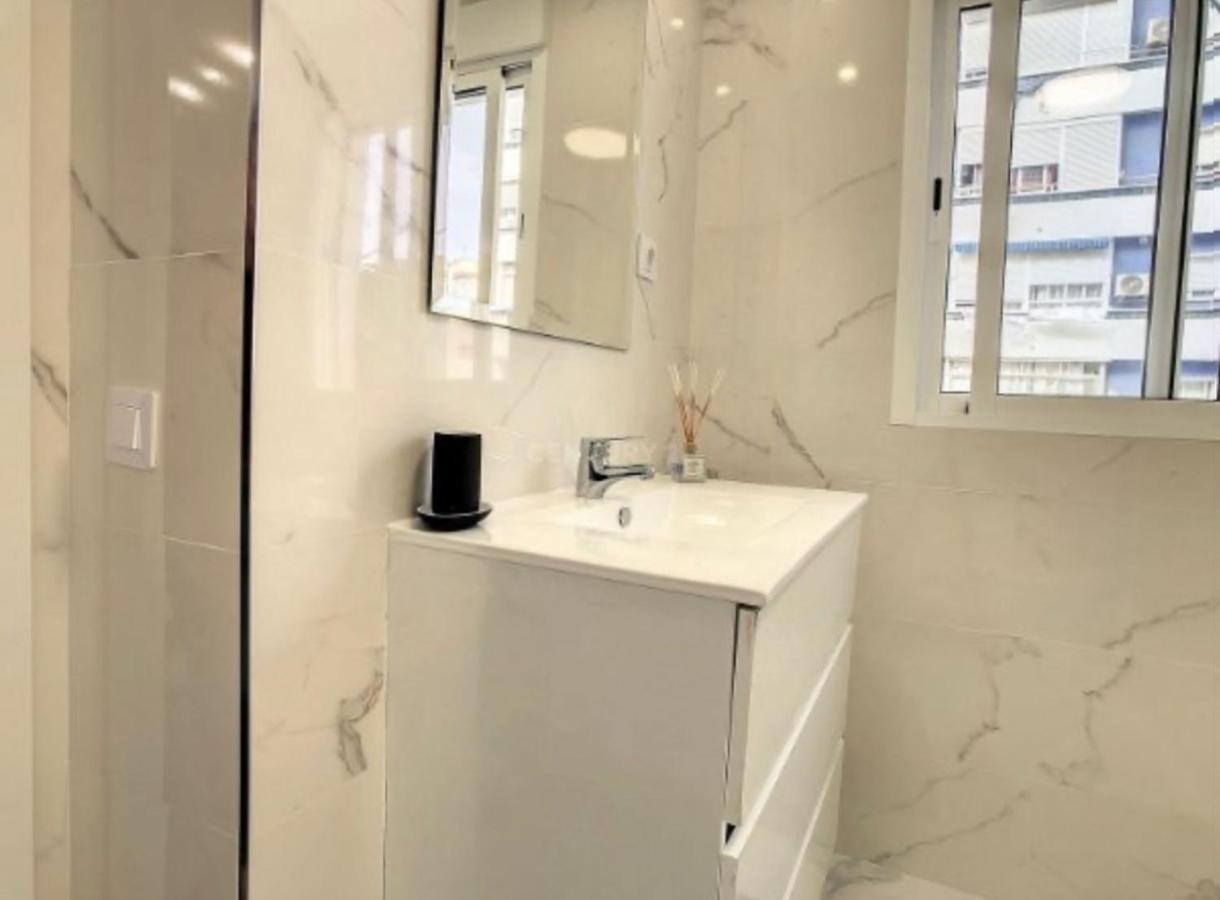 Urban&Vacay! Suite - Torremolinos City Centre מראה חיצוני תמונה